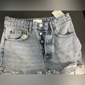 ZARA JEAN SHORTS SIZE 4 BRAND NEW NO TAGS